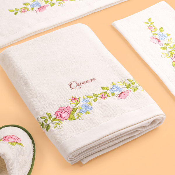BLC Queen Triangle 1 Bath Linen Set - Couple